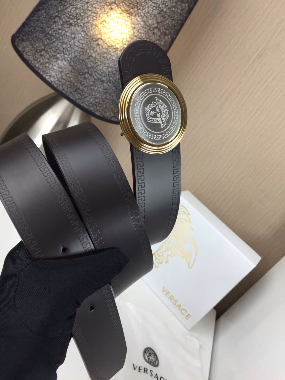 Versace 纪梵希 时尚款 不锈钢圆饼扣 黑色带身