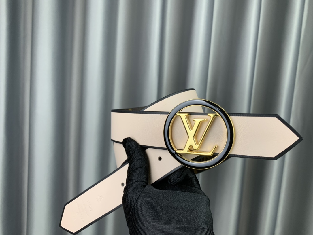 【￥450】VV家女士新款皮带 精品工艺 搭配VV家专用带身 双面可用 带宽3.5cm 码数80-90欧 包装精美