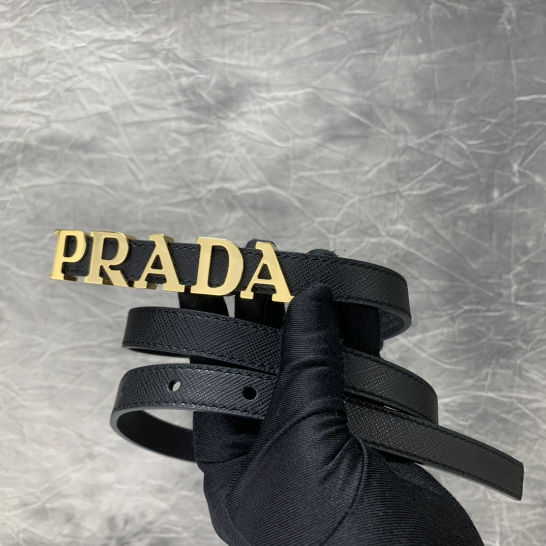 【￥390】Prada新款女士腰带 采用进口十字纹小牛皮 带宽1.5cm 经典字母精致logo 码数75-95欧