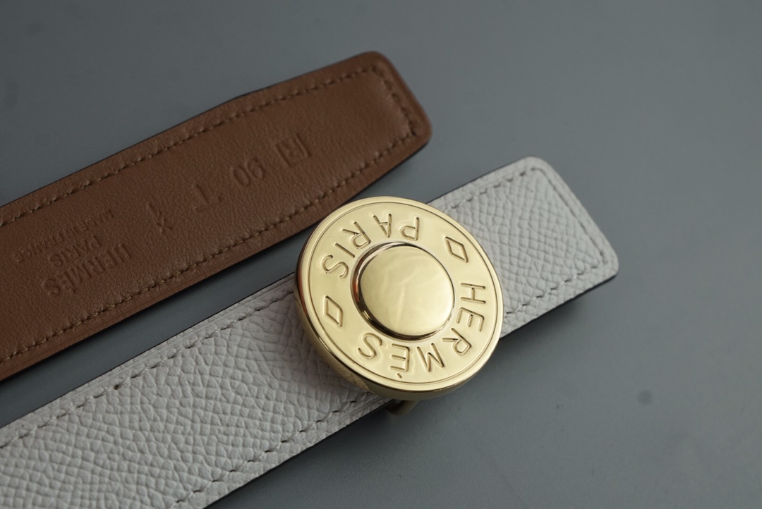 H家新款扣 经典皮带身搭配金/银扣头 宽度2.4cm 码数80欧-95欧 包装精美